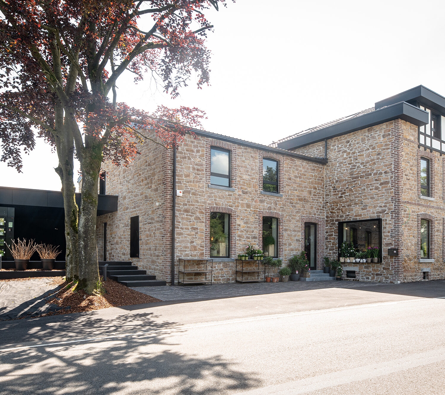 NDS Architecture : Transformation d’un immeuble en commerce et logements à 4910 Theux